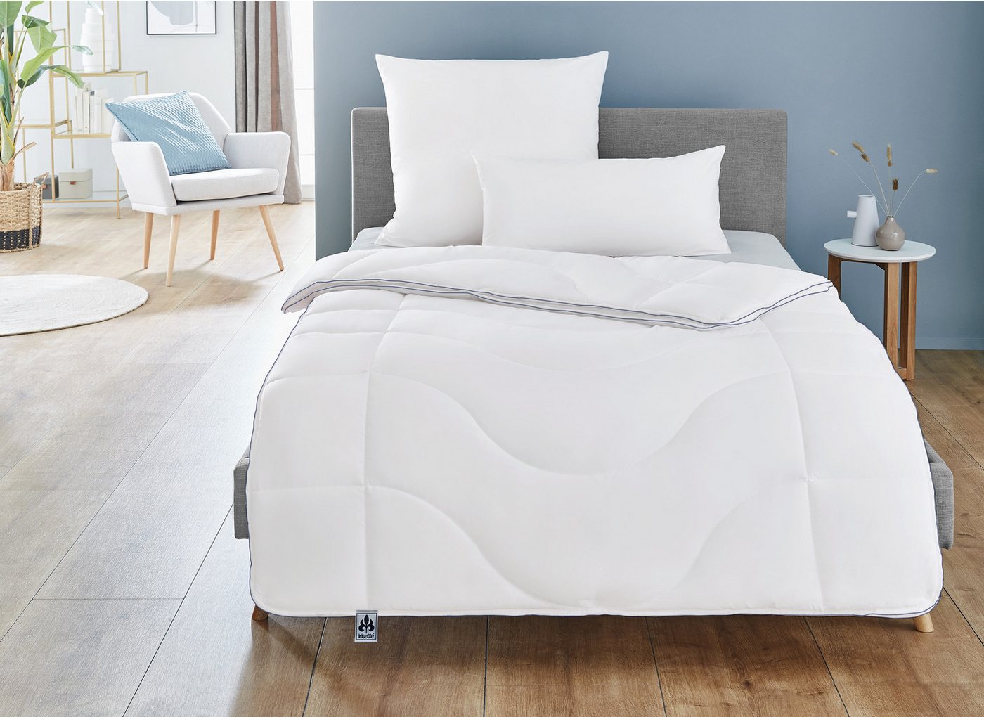 Irisette Microfaserbettdecke Exklusiv Mikrofaser Kochfest, Füllung: Markenhohlfaser Irisette® Megafil® - 100 % Polyester, Bezug: weich und anschmiegsam, Deutsch – Bild 2 von 5