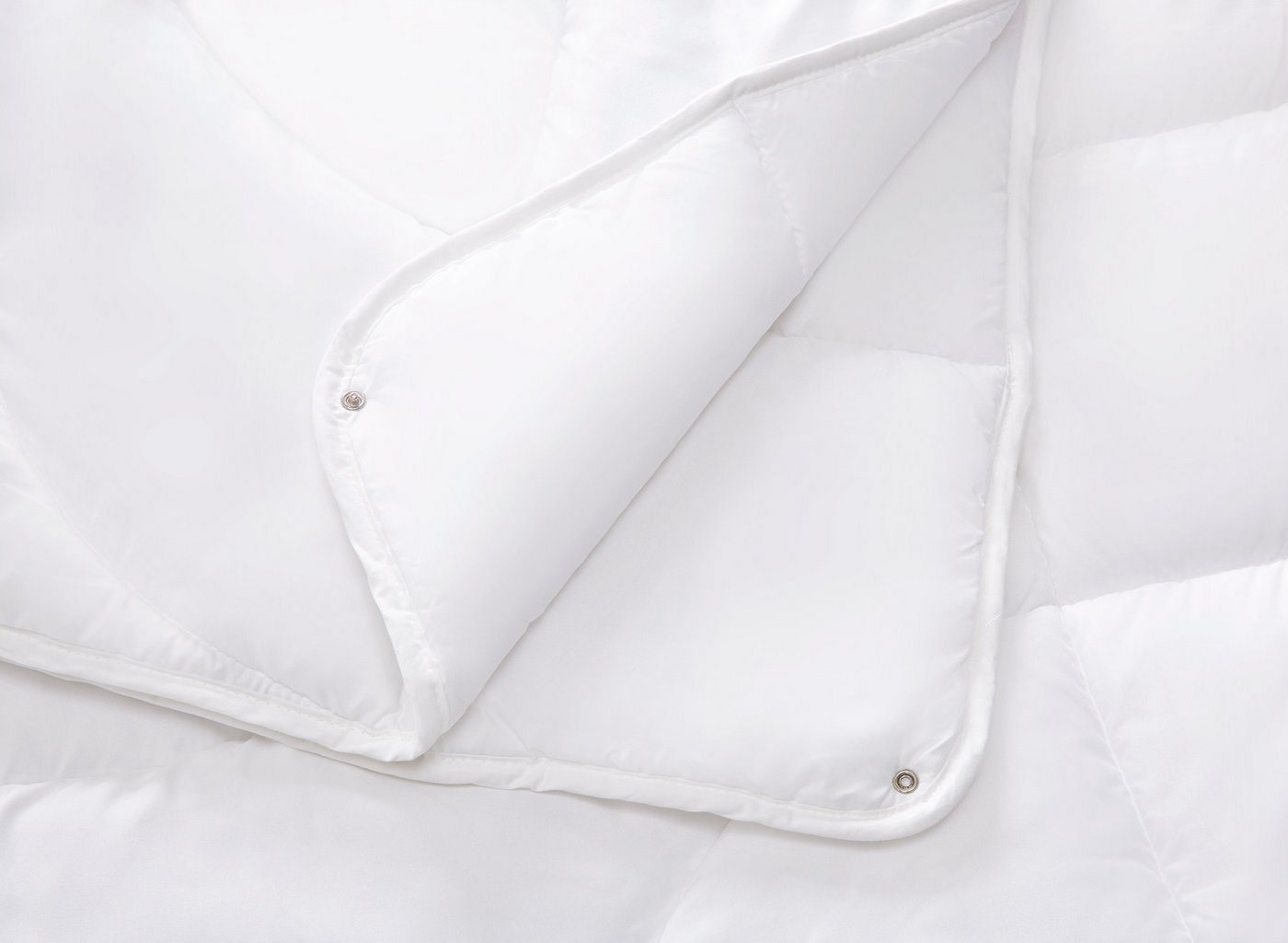 Irisette Microfaserbettdecke Steppbett Micro Thermo, Füllung: Markenhohlfaser irisette®, Bezug: soft und anschmiegsam, waschbar bis 60°C, entwickelt in Deutschl – Bild 3 von 5