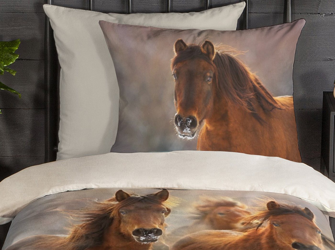JACK Wendebettwäsche 135x200cm, Pferde Leben, Flanell, 2 teilig, im verschneiten Winterdesign – Bild 4 von 5