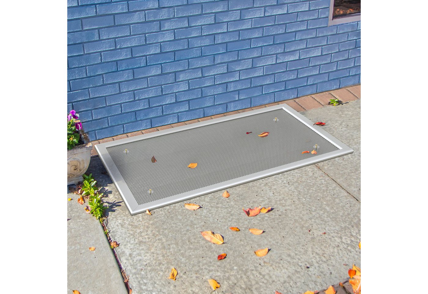 jalousiescout Lichtschachtabdeckung Aluminium Lichtschachtabdeckung, 82 x 40 cm, (1-St., Aluminiumrahmen in silberfarben), Kellerschachtabdeckung Alu-Rahmen sch – Bild 3 von 5