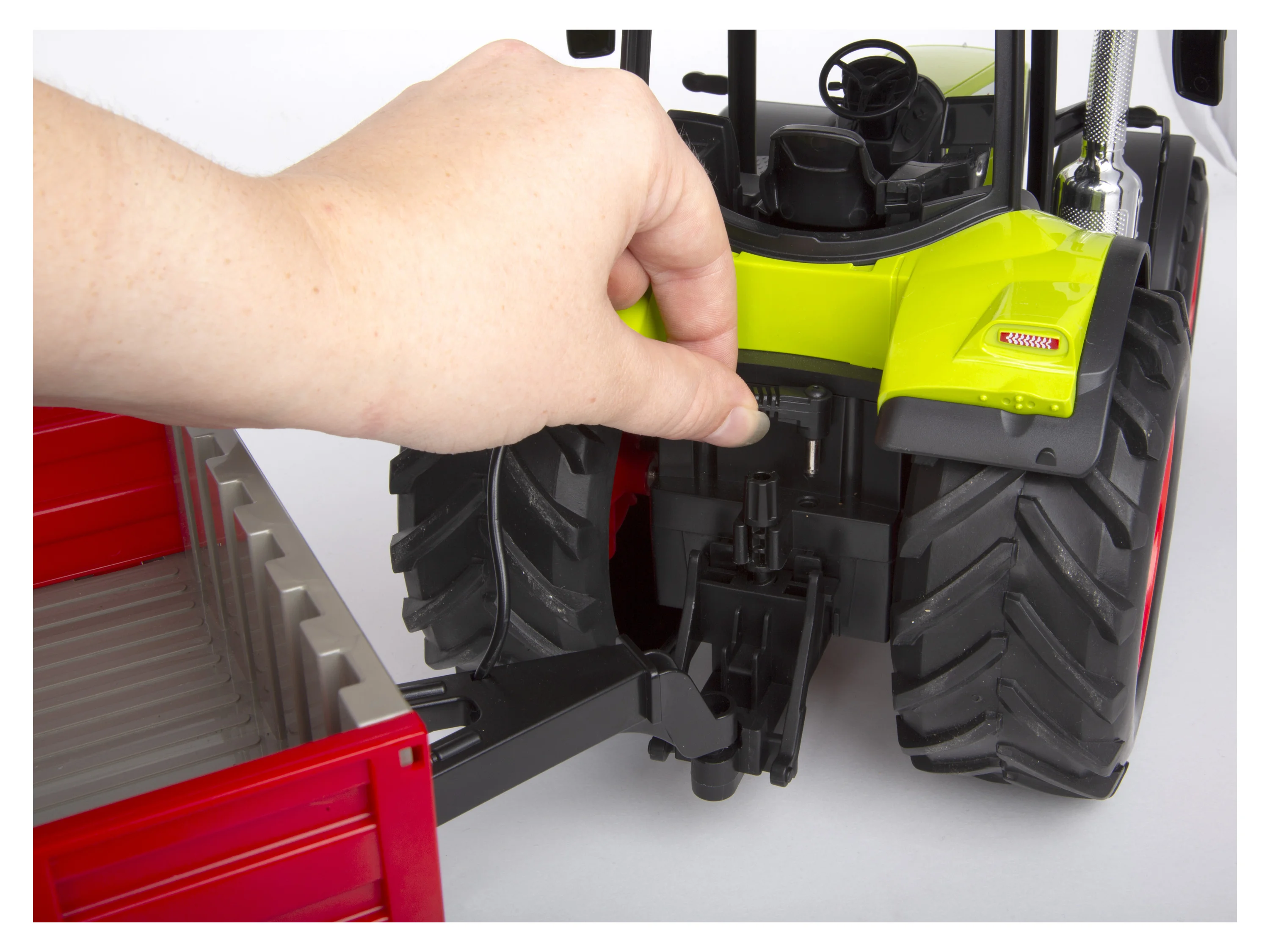 Jamara RC-Traktor Claas Arion 660 1:16 2,4GHz – Bild 2 von 4