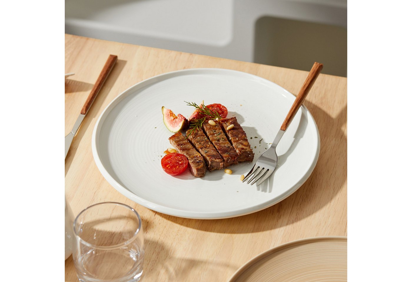 JIWOO Teller 4er Ø25,2 cm, Speiseteller Frühstücksteller Salatteller Dessertteller, (4 St), Hochwertige Plate Keramik Tellerset Weiß Mikrowellen spülmaschinenfe – Bild 5 von 5