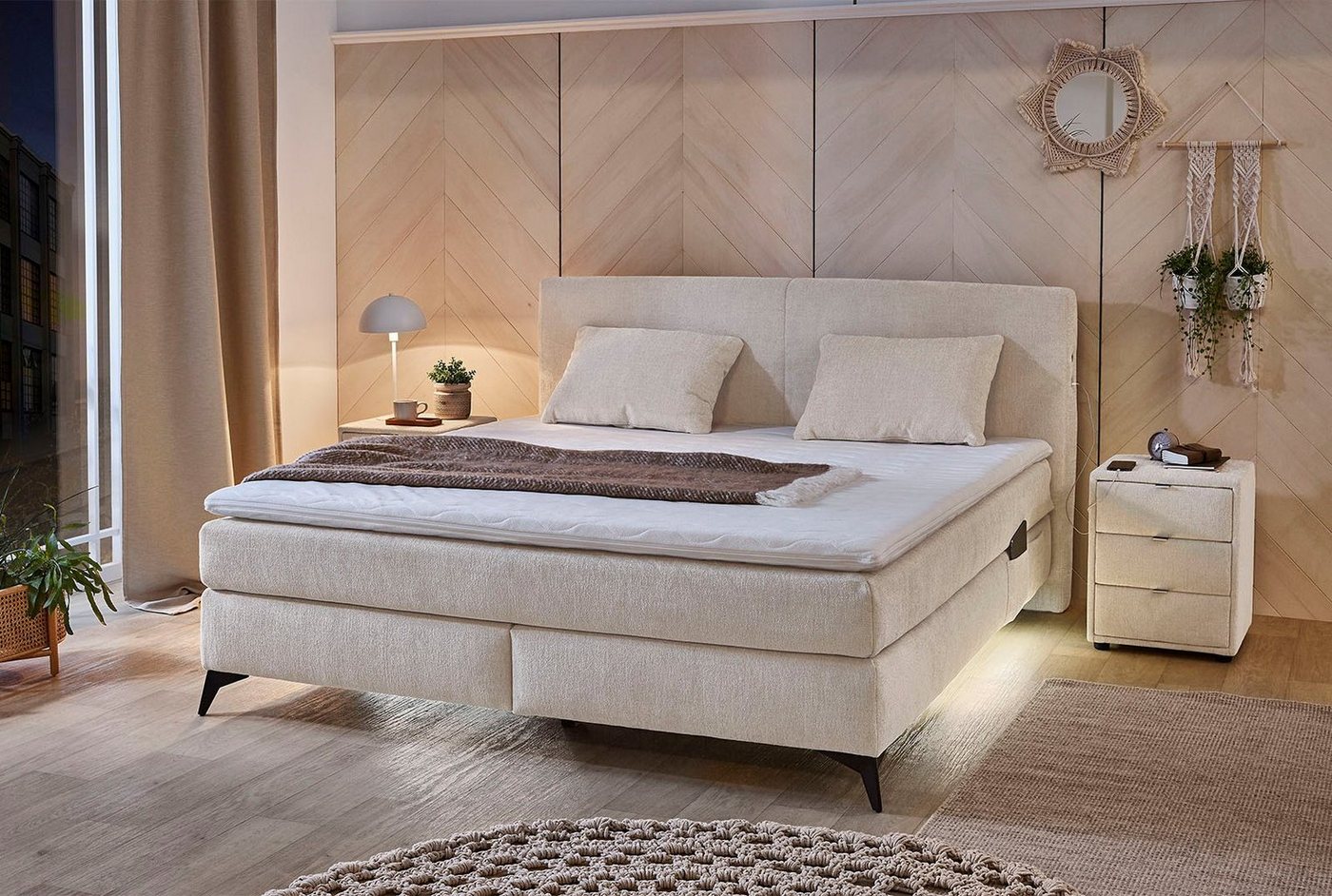 Jockenhöfer Gruppe Boxspringbett KIRA, mit Taschenfederkernmatratze H3-H4 und Kaltschaum-Topper, inkl. LED-Beleuchtung & USB-Ladeports, Chenille Stoff, 160/180x – Bild 2 von 5