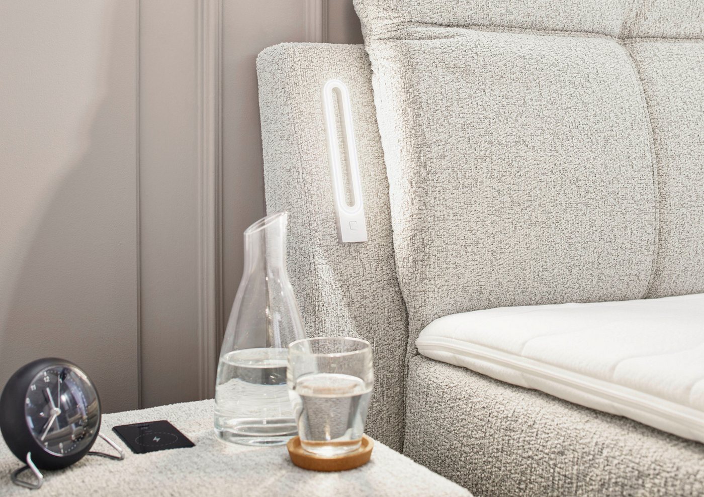 Jockenhöfer Gruppe Boxspringbett MOVIESTAR, mit Taschenfederkernmatratze H3-H4, inkl. LED-Beleuchtung (mit versenkbarem TV-Lift und Fernbedienung, verstellbare  – Bild 4 von 5