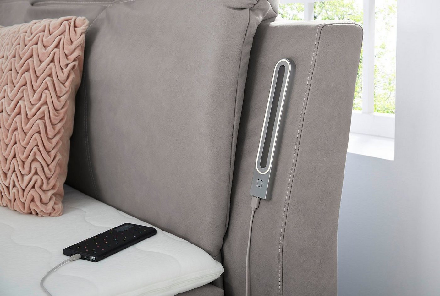 Jockenhöfer Gruppe Boxspringbett MOVIESTAR, mit Taschenfederkernmatratze H3-H4, inkl. LED-Beleuchtung (mit versenkbarem TV-Lift und Fernbedienung, verstellbare  – Bild 3 von 5