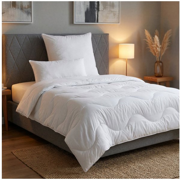 John Cotton Microfaserbettdecke Emilia, Bettdecke 135x200 cm, 155x220 cm, 200x220 & 240x220 cm, Füllung: Polyester, Bezug: Microfaser-Feinbatist, Bettdecken, So