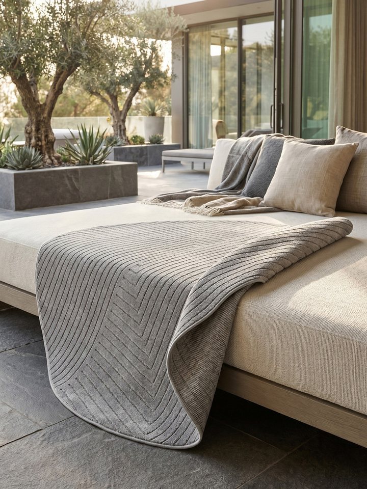 KADIMA DESIGN Outdoorteppich ENGADIN Outdoor-Teppich Labyrinthmuster Kurzflor modern Terrasse, Rund, Höhe: 7 mm, Silbergrau, Ø 80 cm, 5 mm Flor, Fußbodenheizung – Bild 5 von 5