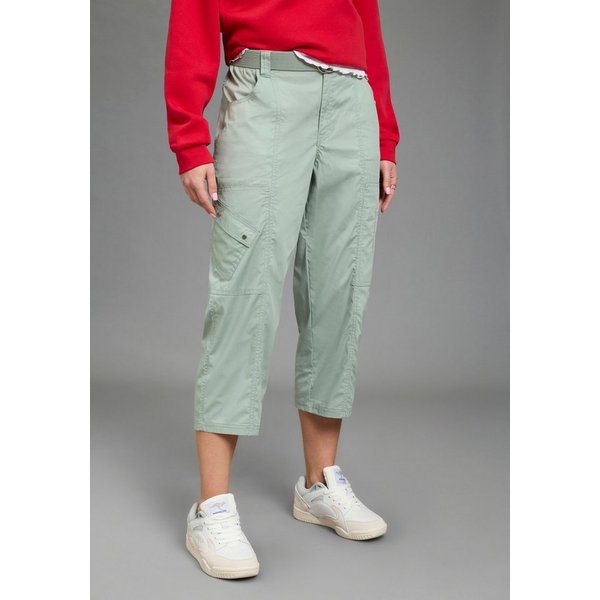KangaROOS Caprihose (2-tlg., mit abnehmbarem Gürtel) mit seitlich aufgesetzten Taschen