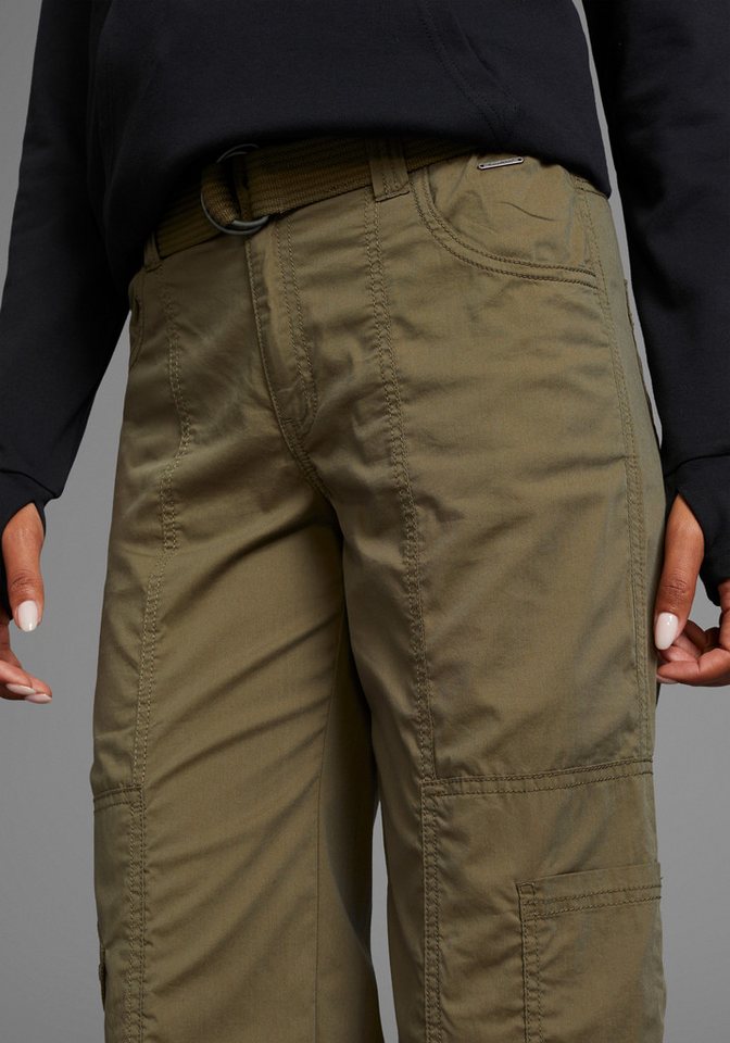 KangaROOS Cargohose (2-tlg., mit abnehmbarem Gürtel) mit besonderem Taschen-Design – Bild 3 von 5