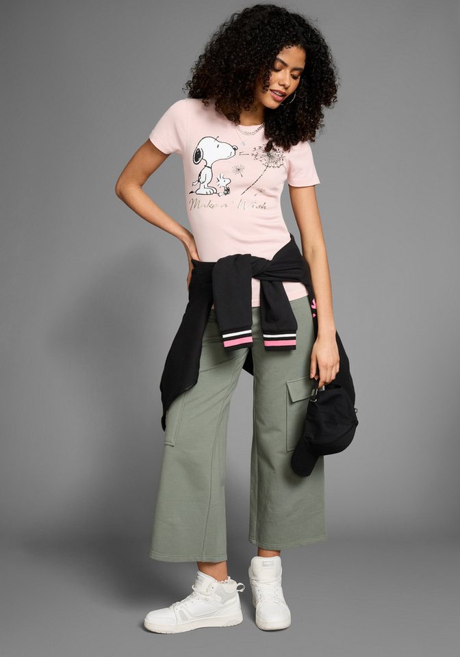 KangaROOS Kurzarmshirt sehr figurbetonte Passform, bedruckte, melierte und metallic Optik – Bild 4 von 5