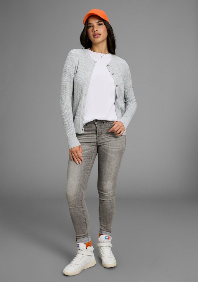 KangaROOS Strickjacke hüftlange Form, figurbetonte Passform, aus Feinstrick und Strick – Bild 5 von 5