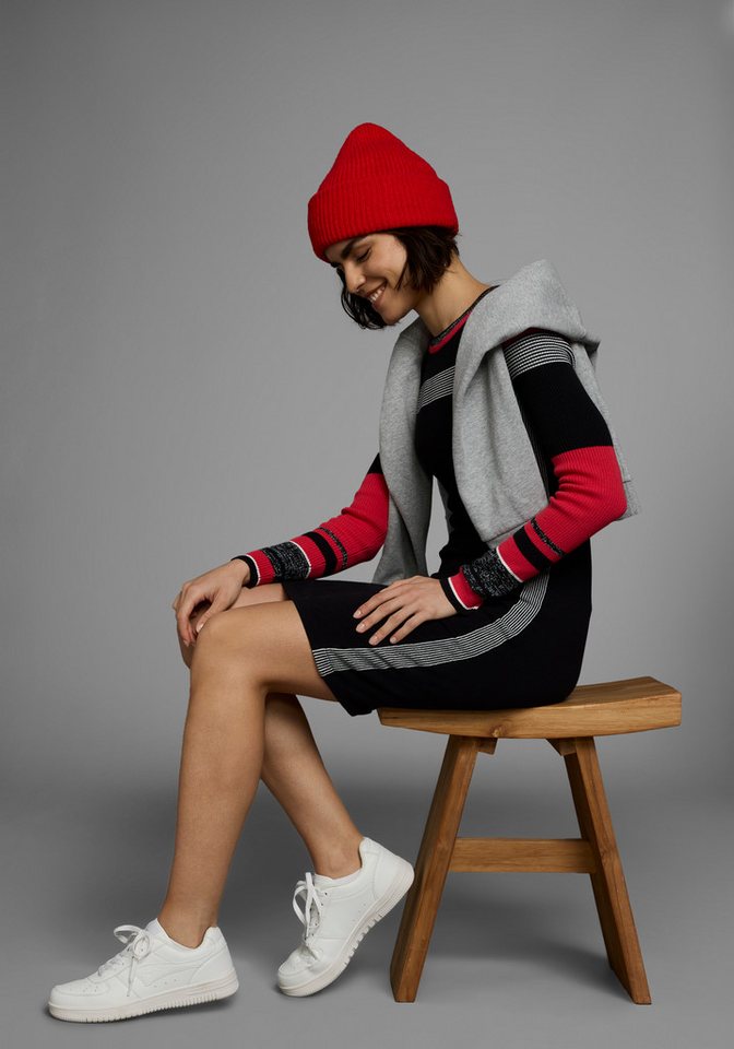 KangaROOS Strickkleid figurbetont, lang, sportiver Look, aus Baumwollmix, Langarm – Bild 5 von 5