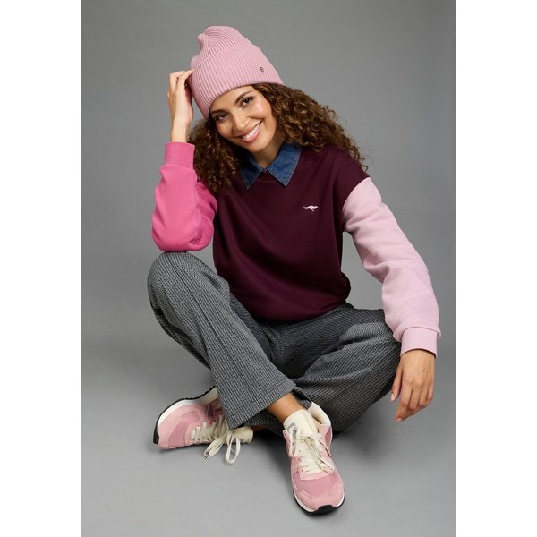 KangaROOS Sweatshirt mit Rundhalsausschnitt, Langarm-Design, aus Baumwolle und Polyester