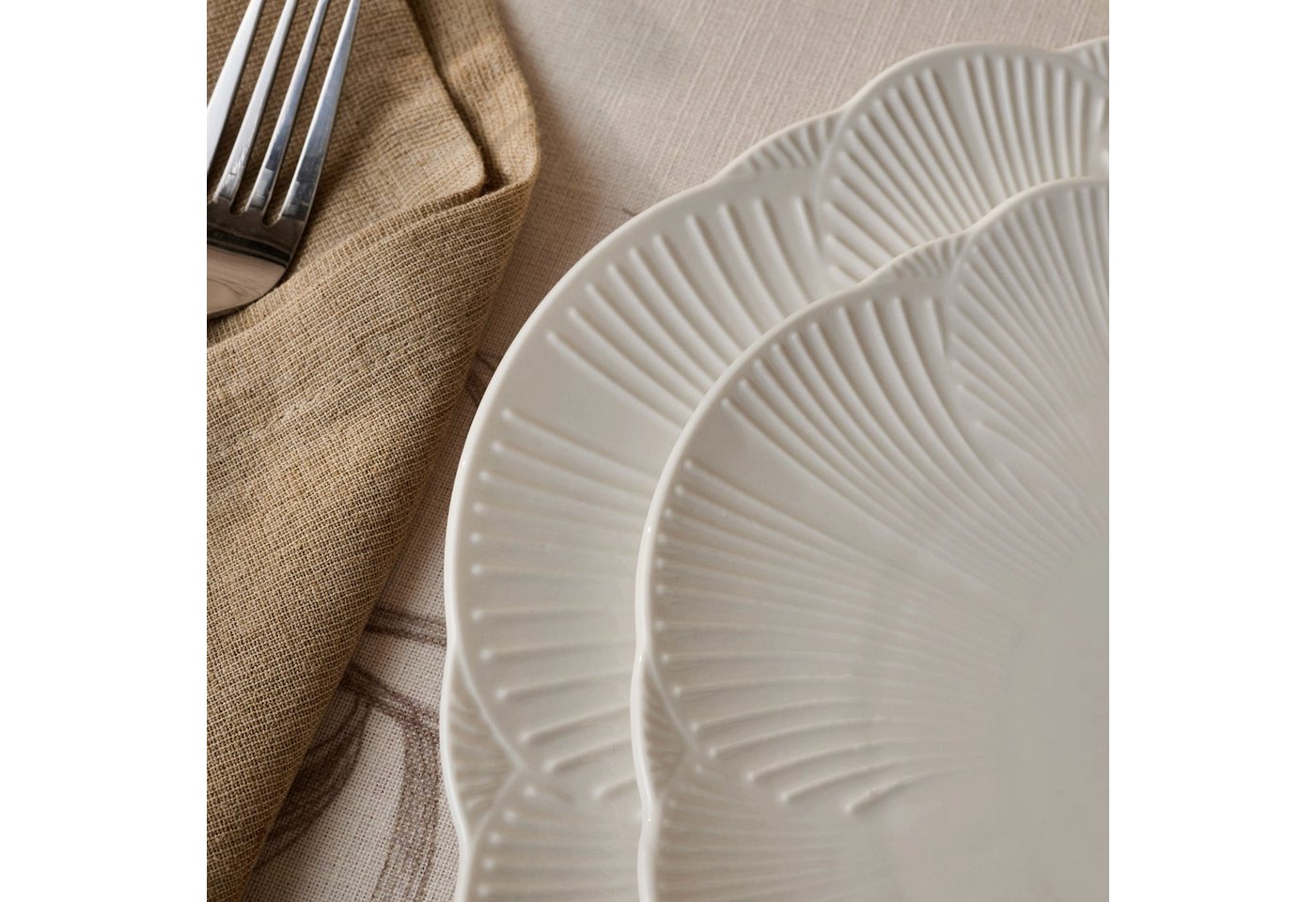Karaca Geschirr-Set Bloom 24-teiliges Bone China Tafelservice für 6 Personen, Weiß – Bild 5 von 5