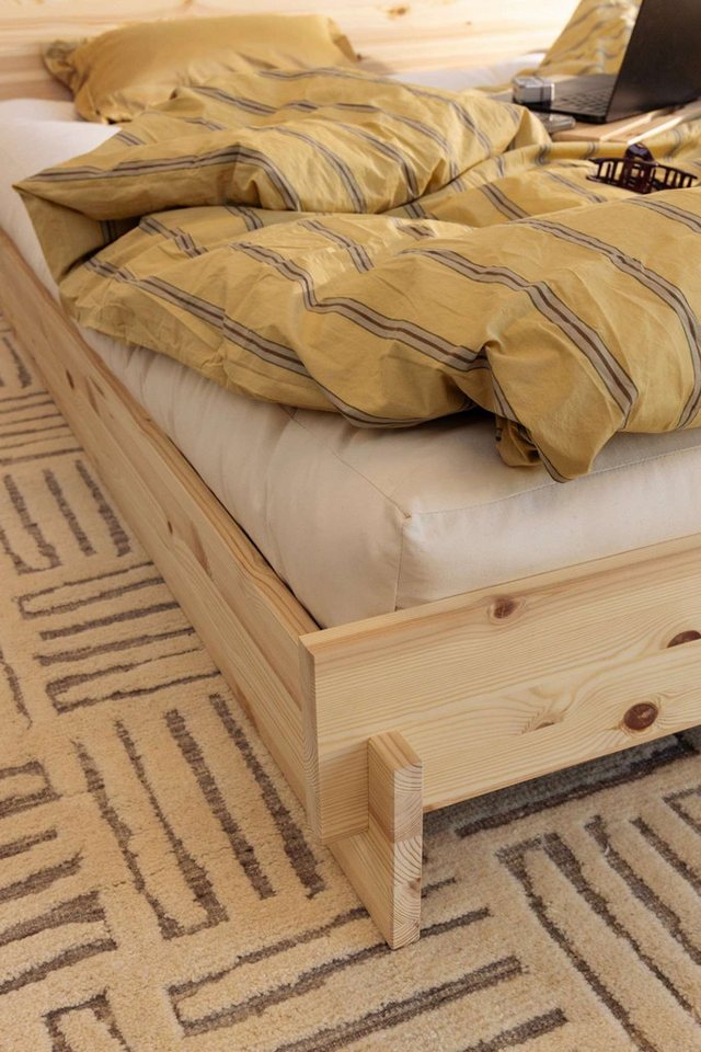 Karup Design Bettgestell Latch Bed mit Kopfteil, FSC®-zertifiziertes Massivholz, Made in Europe (in den Breiten 140cm, 160cm und 180cm), mit 2 Ablagen, inklusiv – Bild 5 von 5
