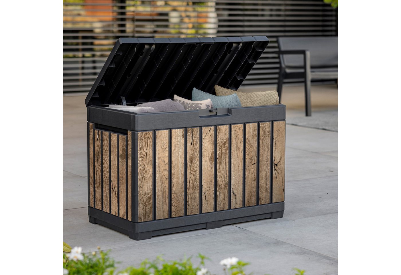 Keter Gartenbox Kentwood, 190 Liter, Holzoptik Pinie, Deckel bis 260 kg belastbar, abschließbar, wetterfest, UV-resistent, wartungsfrei – Bild 4 von 5