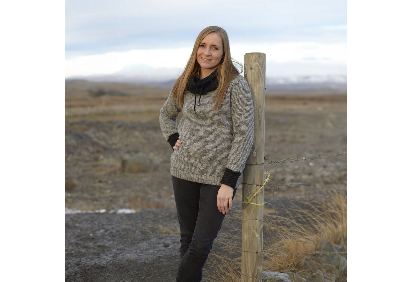 KIDKA Wollpullover - Isländischer Hochkragenpullover für Damen / Herren - Farbe grau - Isländische Schurwolle ist warm, atmungsaktiv, leicht, kann pieksen – Bild 2 von 4