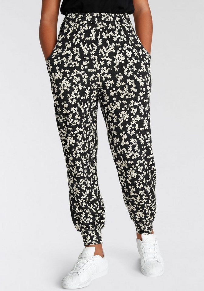 KIDSWORLD Haremshose Viskosehose allover gemustert mit Blumen bedruckt – Bild 2 von 5