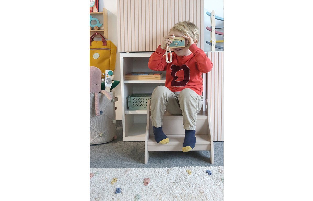KINDSGUT Tritthocker für Kinder, Sand, Umweltfreundlich – Bild 3 von 5