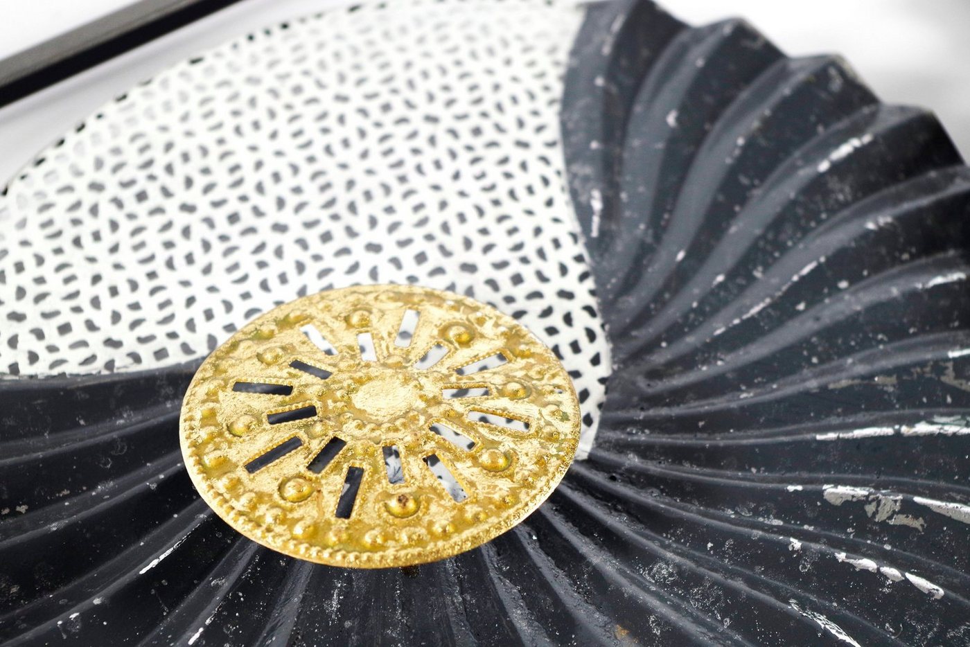 Kobolo Wandbild Metallbild Bild -SEASHELL- Hoch- Querformat - grau weiß gold, Abstrakt, 3D Effekt – Bild 5 von 5