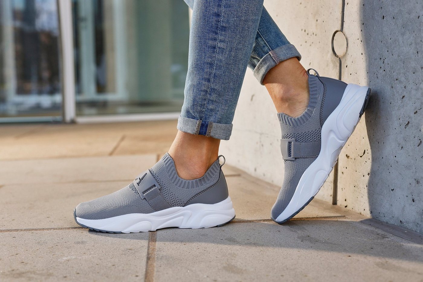 LASCANA ACTIVE Slip-On-Sneaker, Sneaker Halbschuh, Freizeitschuh, Slipper, Chunky Sohle VEGAN – Bild 2 von 5