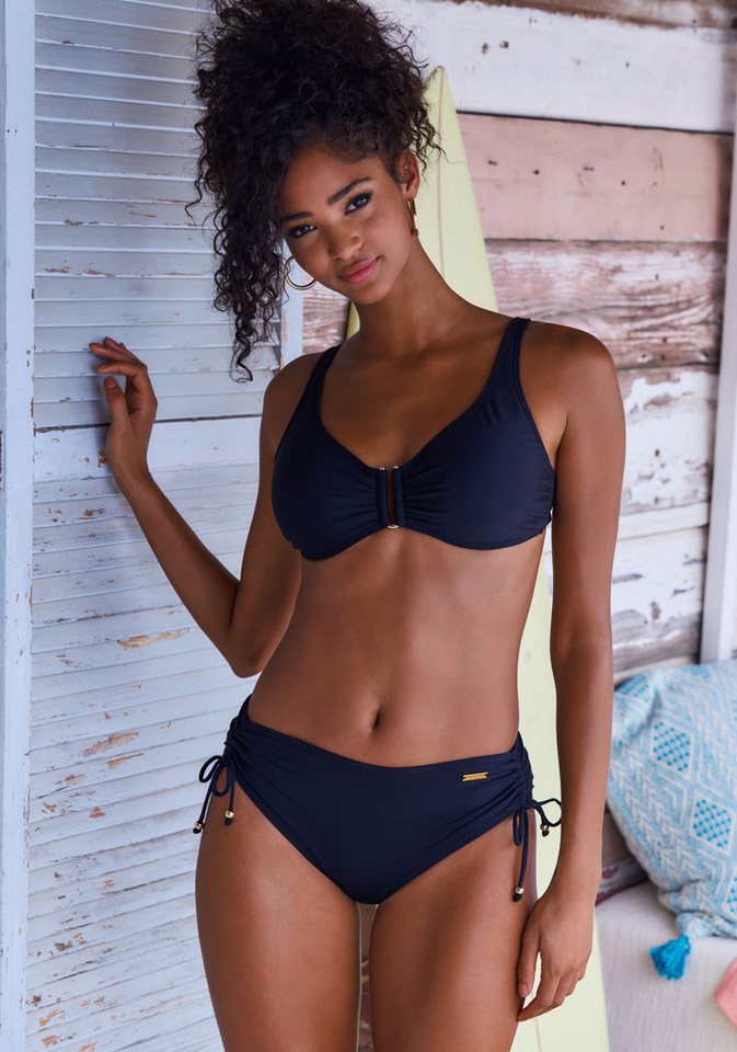 LASCANA Bügel-Bikini-Top Italy, mit goldfarbigen Accessoire – Bild 5 von 5