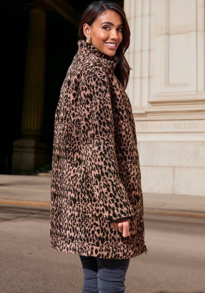 LASCANA Fleecejacke mit elegentem Leomuster – Bild 3 von 5