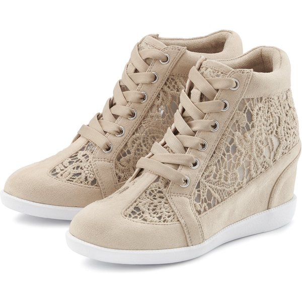 LASCANA Freizeitschuh, Keilstiefelette, Sneaker, Stiefelette mit innenliegendem Keilabsatz und eleganten Spitzendetails