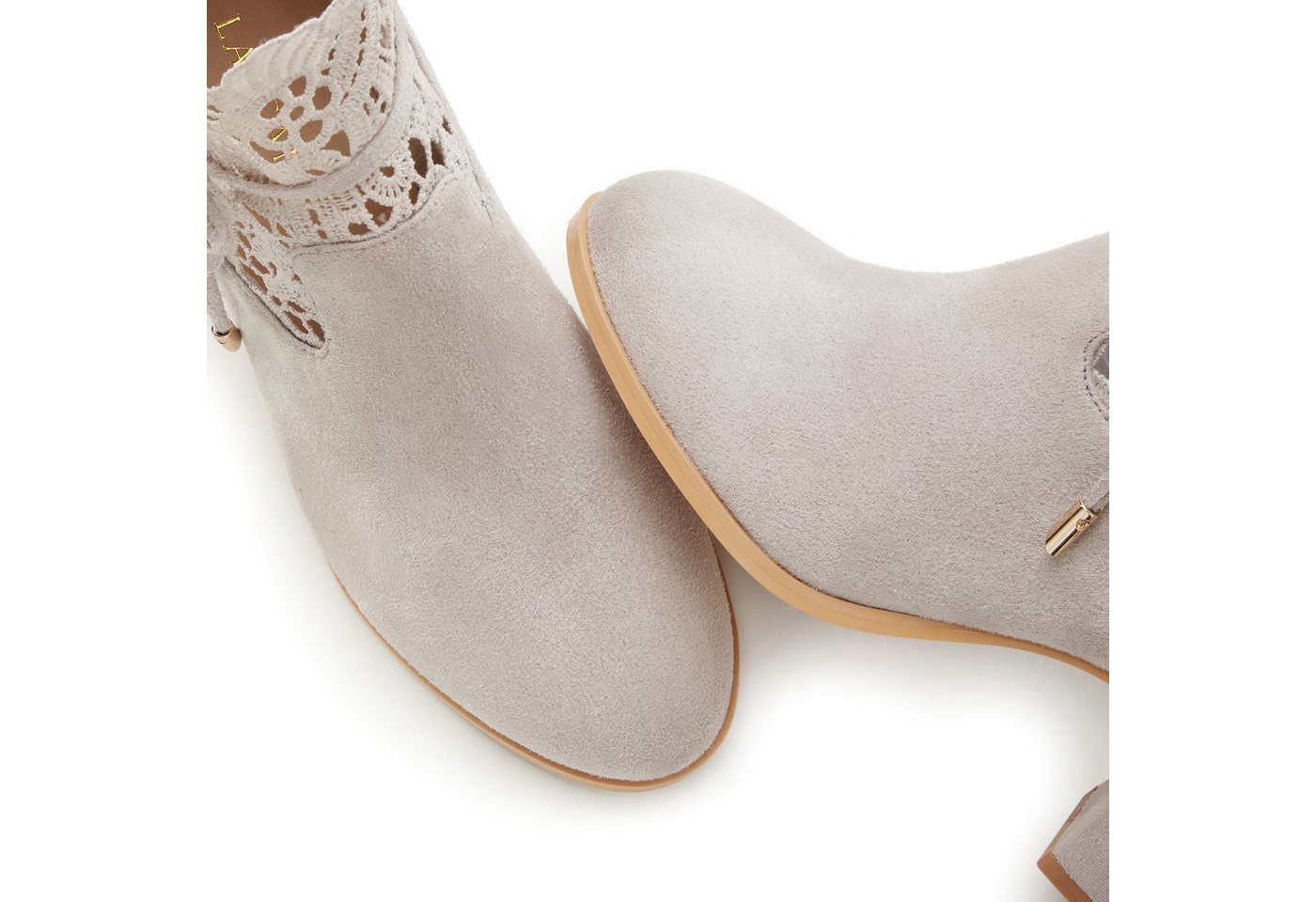 LASCANA Herbststiefelette, Ankle Boot, Stiefel, High-Heel-Stiefelette mit modischer Spitze und bequemen Blockabsatz – Bild 5 von 5