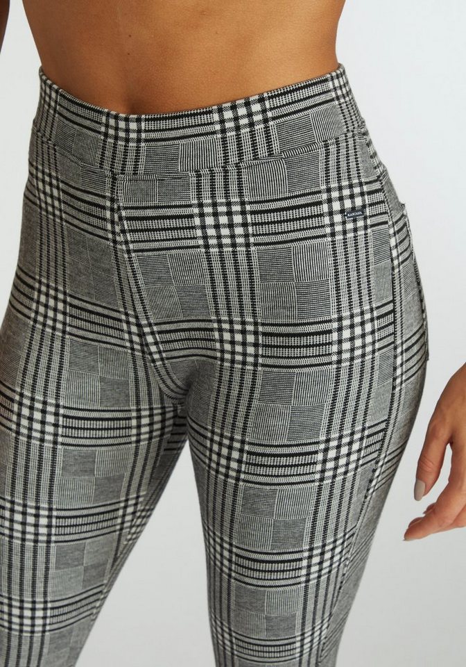LASCANA Leggings mit klassischem Karodesign – Bild 5 von 5