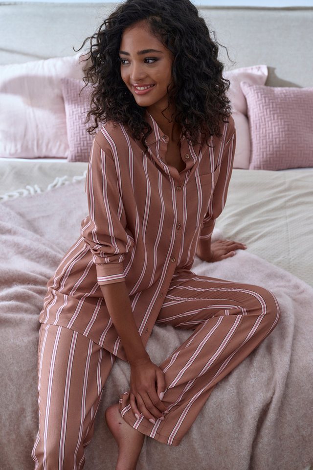 LASCANA Pyjama (Set, 2 tlg) im klassischen Stil – Bild 4 von 5