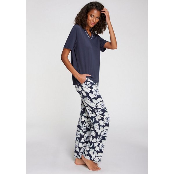 LASCANA Pyjama (Set, 2 tlg) mit schönem Blumenmuster