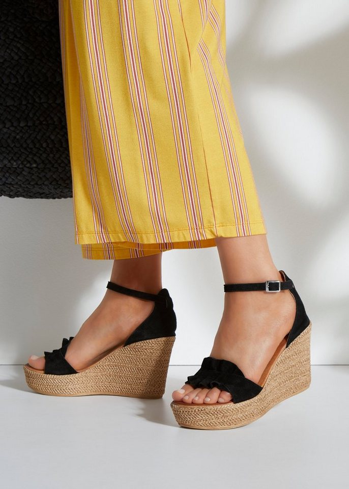 LASCANA Sommerschuh, offener Schuh, Sandale, Keilsandalette, Sandalette aus Leder mit Keilabsatz – Bild 2 von 5