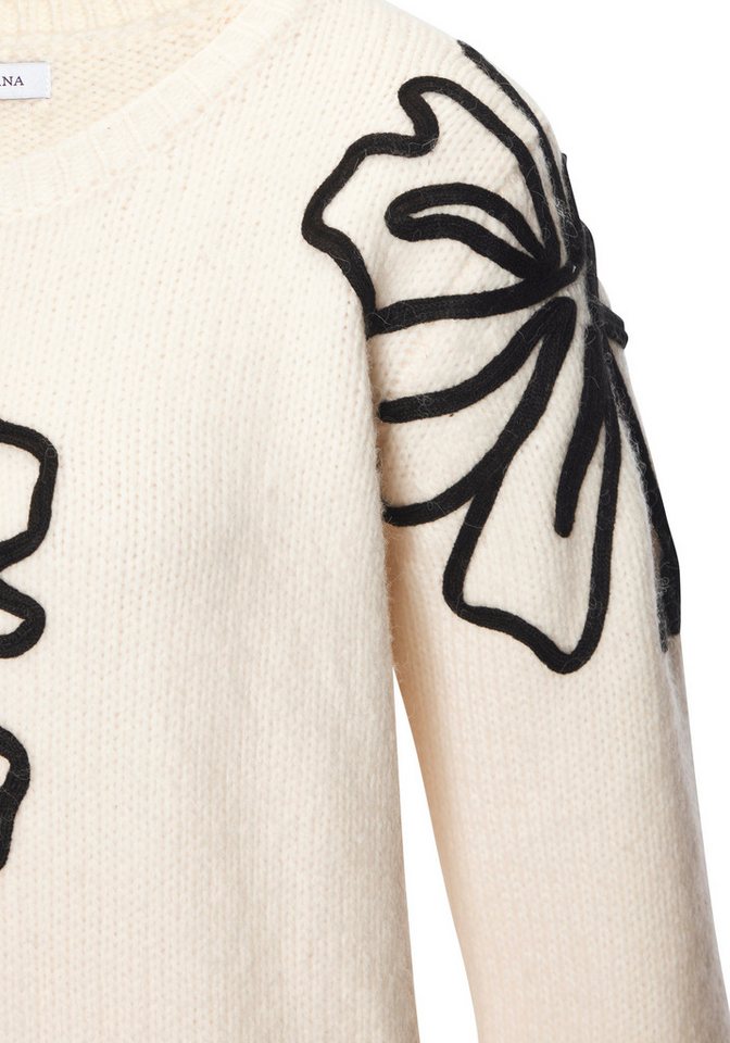 LASCANA Strickpullover mit Blumen-Applikation kuscheliger Rundhalspullover, warmer Winterpullover, modisch – Bild 5 von 5