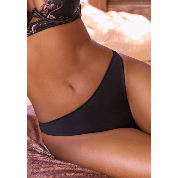 LASCANA String mit edler Stickerei, sexy Dessous