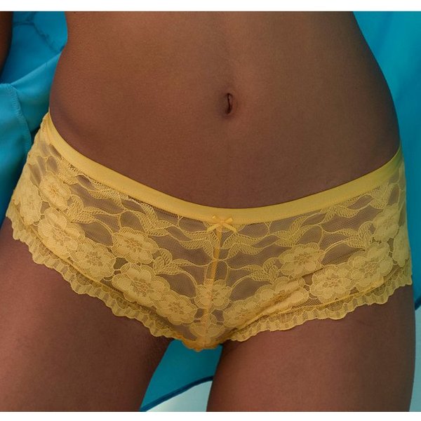 LASCANA Stringpanty aus zarter, elastischer Jacquardspitze
