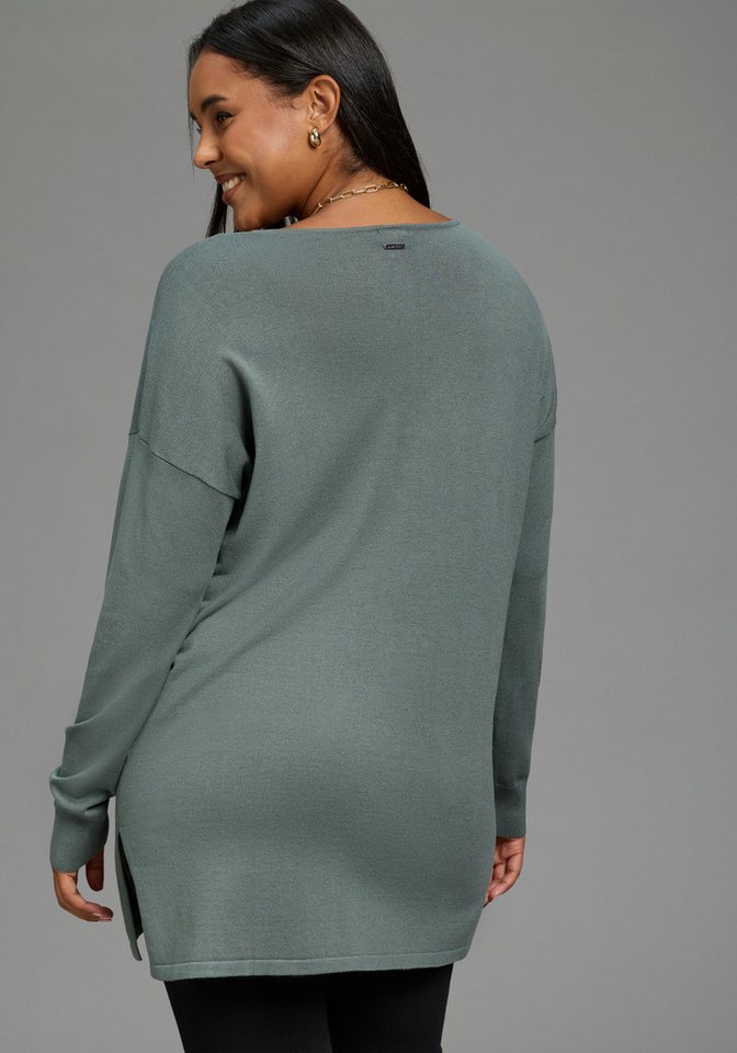 Laura Scott CURVE Longpullover Große Größen aus fließendem Feinstrick mit schönem V-Ausschnitt – Bild 2 von 5