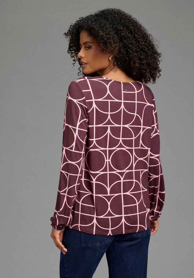 Laura Scott Langarmshirt figurumspielende Passform, hüftlanger Schnitt, V-Ausschnitt – Bild 2 von 5