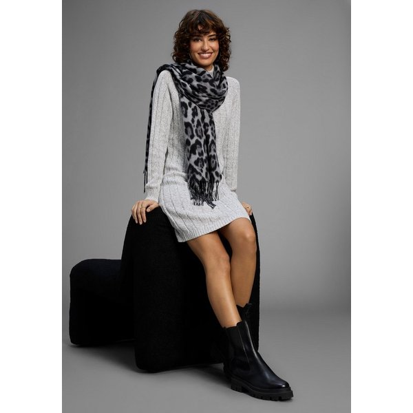 Laura Scott Modeschal, im trendigen Leopard-Design mit Fransen