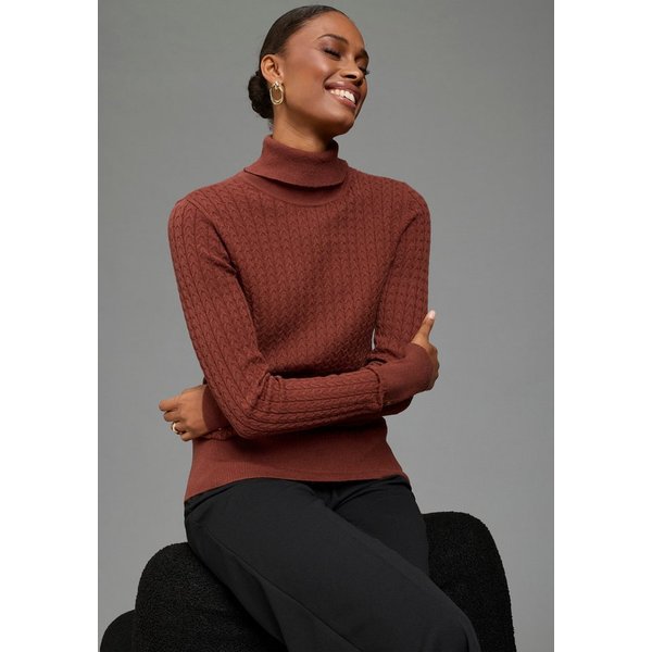 Laura Scott Rollkragenpullover aus Feinstrick, figurbetonte Passform mit Zopfstrickmuster und Knopfdetails