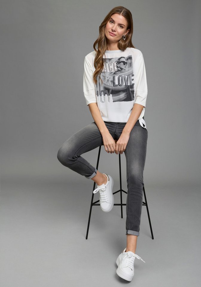 Laura Scott Shirtbluse mit U-Boot-Ausschnitt, Halbarm und Glitzerdruck – Bild 4 von 5