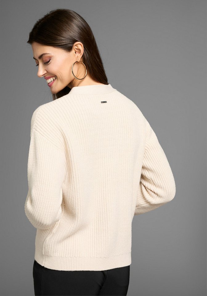 Laura Scott Strickjacke aus Grobstrick, perfekt für den Übergang – Bild 2 von 5