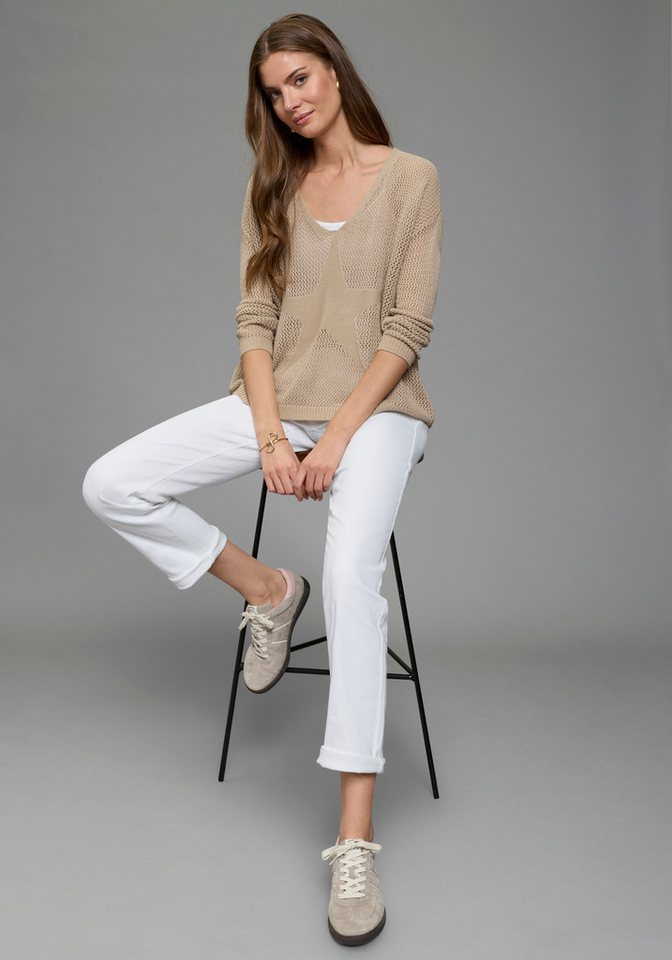 Laura Scott Strickpullover aus sommerlich leichtem Material aus modernem Lochstrick mit Sternmuster – Bild 4 von 5