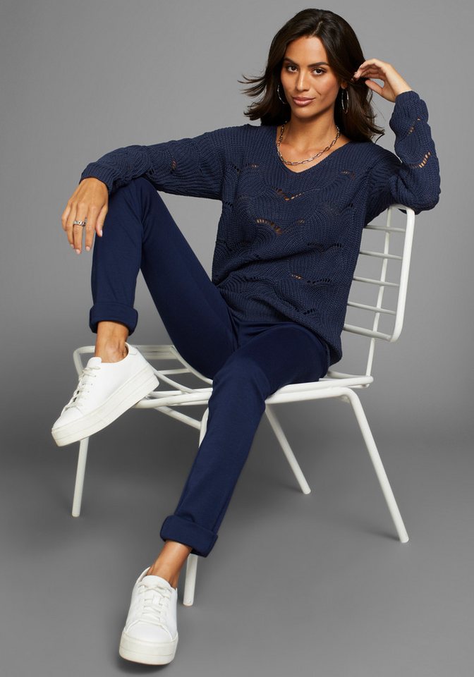 Laura Scott Strickpullover Softer Übergangsstrick mit V-neck und trendy Ajourmuster – Bild 5 von 5