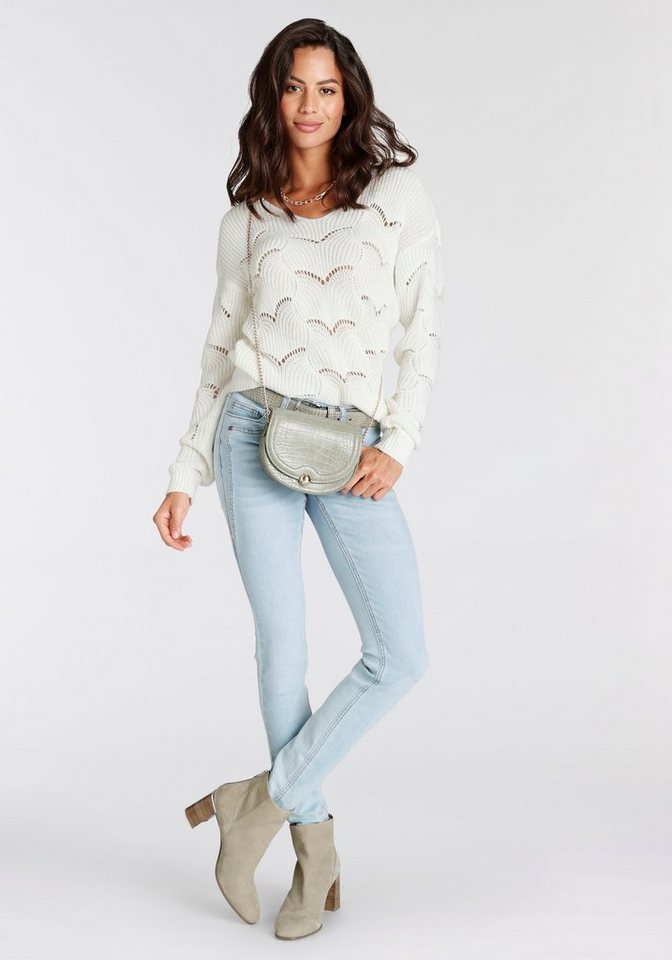 Laura Scott Strickpullover Softer Übergangsstrick mit V-neck und trendy Ajourmuster – Bild 5 von 5
