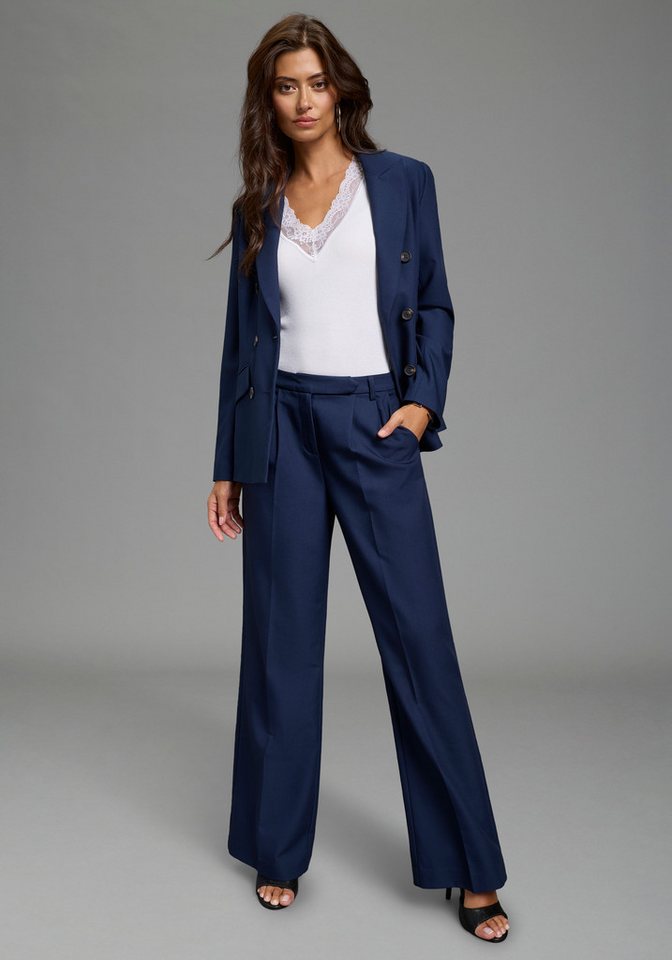 Laura Scott V-Shirt sehr figurbetonte Passform, aus elastischem Jersey, mit Spitze – Bild 5 von 5