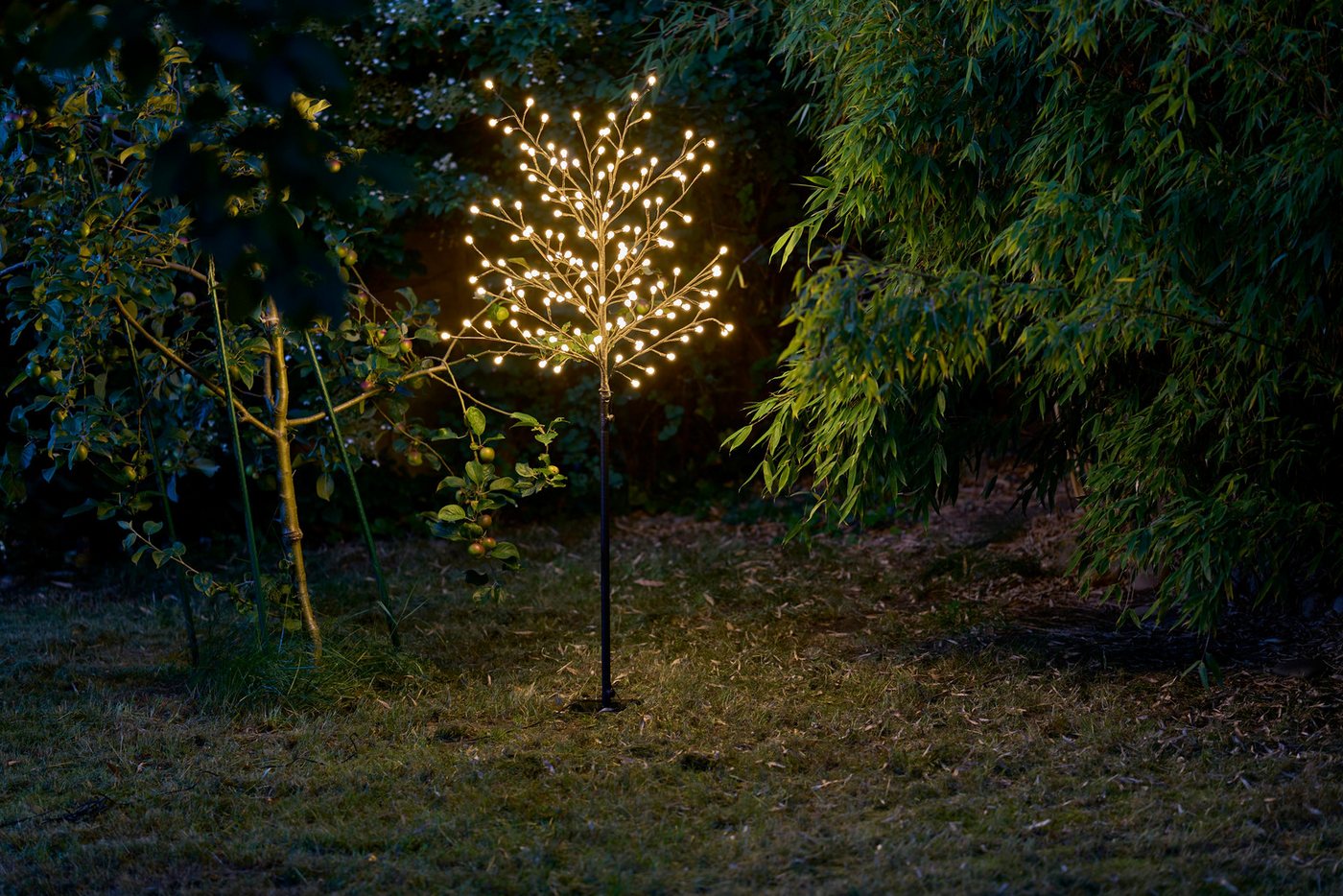 Northpoint LED Baum Northpoint LED Baum 150 cm, 150 LEDs warmweiß, Timer – Bild 3 von 5