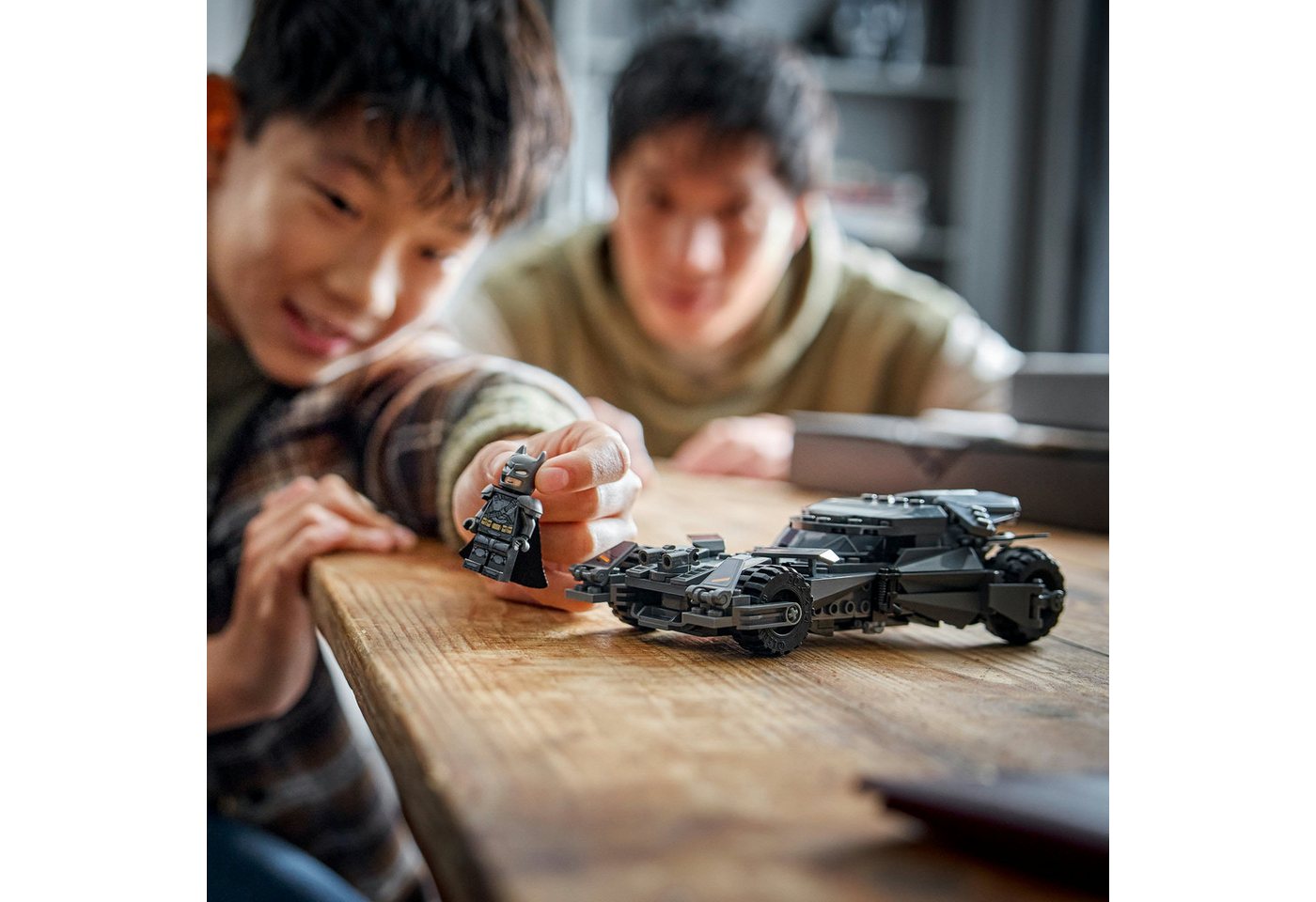 LEGO® Batman vs. Superman: Batmobil (76331), LEGO Super Heroes Konstruktionsspielsteine, (220 St) – Bild 2 von 5