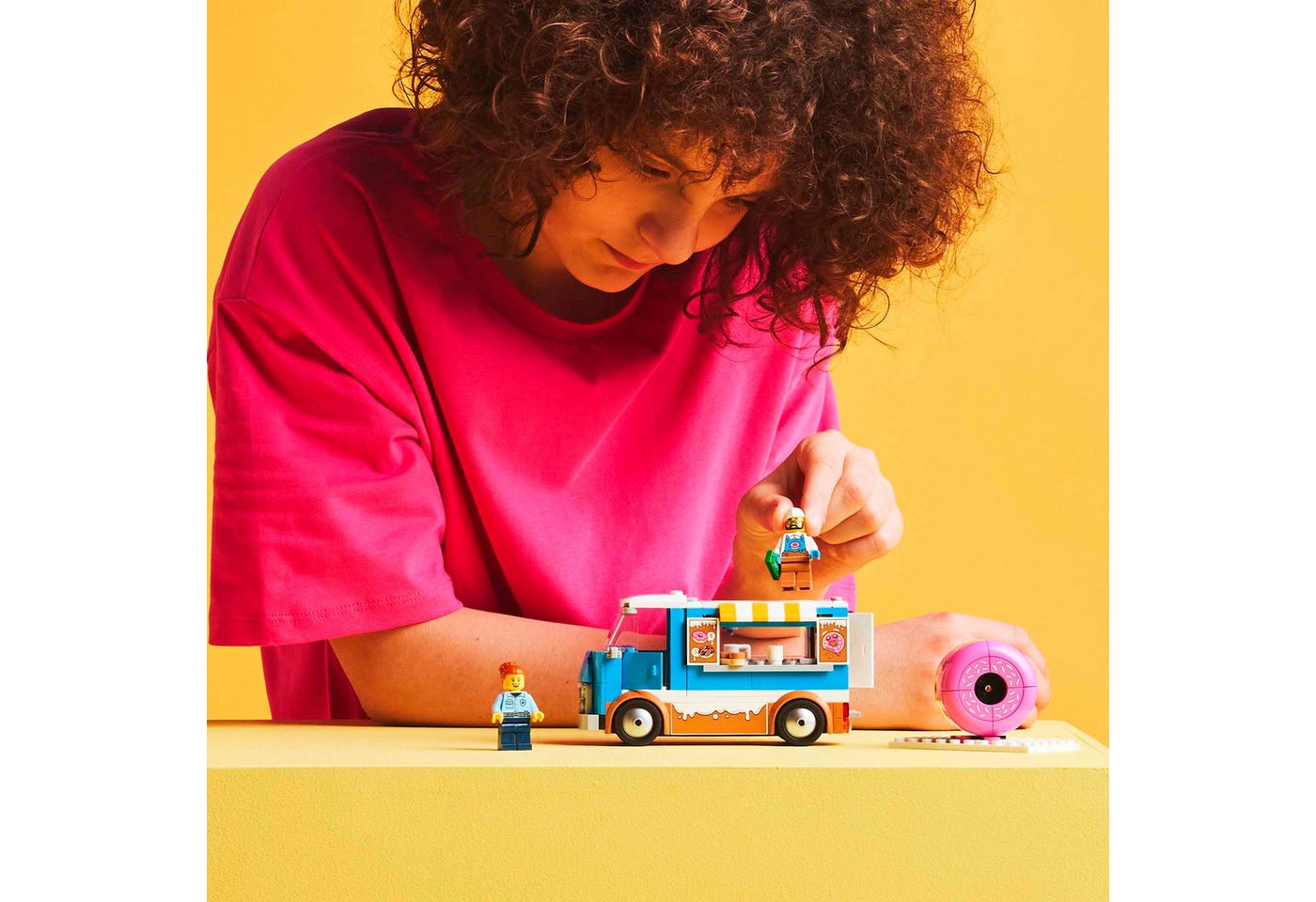 LEGO® Donut Truck (60452), LEGO City Konstruktionsspielsteine, (196 St), Made in Europe – Bild 2 von 5