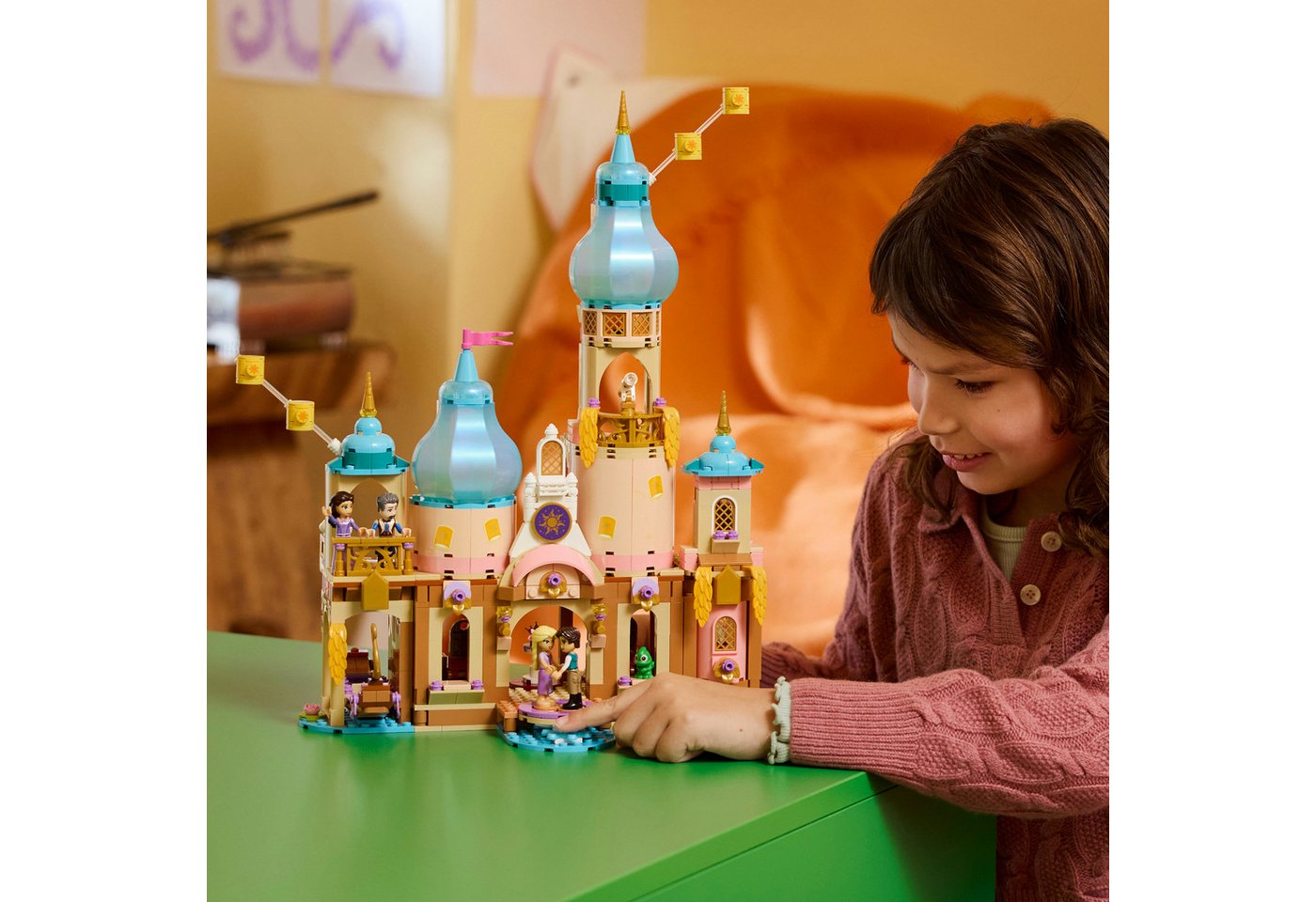 LEGO® Rapunzels Schloss (43297), LEGO Disney Princess Konstruktionsspielsteine, (676 St), Made in Europe – Bild 2 von 5